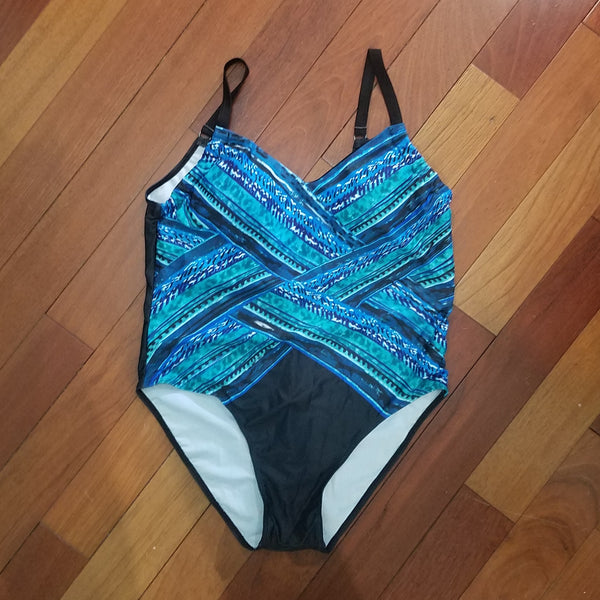 One Piece, Multicolor, L